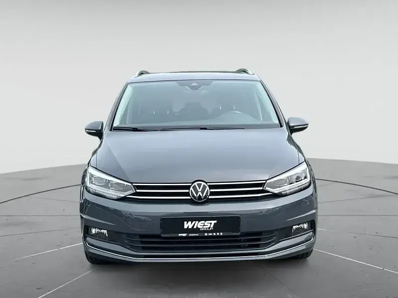 Gebraucht VW Touran Active 150 PS (110 kW) 2023 Delfingrau metallic Van / Kleinbus