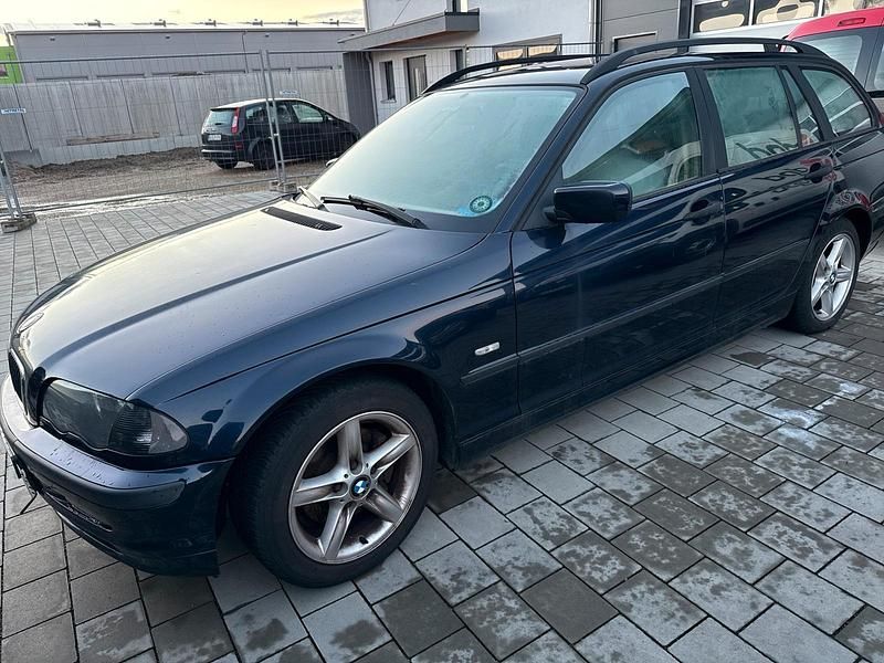 Gebraucht BMW 320 150 PS (110 kW) 2000 Blau Kombi