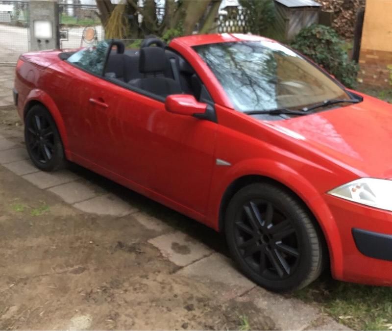 Gebraucht Renault Mégane Cabriolet 113 PS (83 kW) 2004 Rot Cabrio