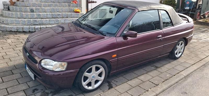 Gebraucht Ford Escort Cabriolet 116 PS (85 kW) 1996 Violet Cabrio