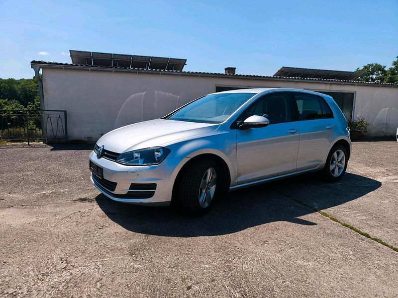 Grau Gebraucht 2013 VW Golf VII Limousine | 7.999 € (Guter Preis) - Bild 1/4