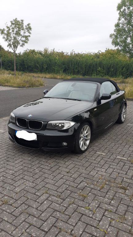 Schwarz Gebraucht 2011 BMW 118 Cabriolet M Sport Cabrio | 13.700 € (Etwas zu teuer) - Bild 1/4