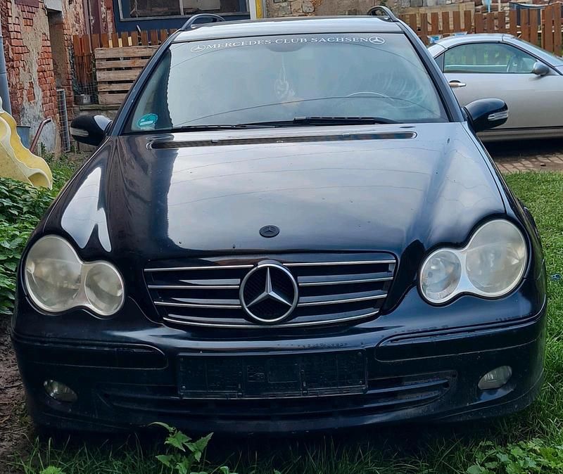 Schwarz Gebraucht 2005 Mercedes C220 Kombi | 1.400 € (Guter Preis) - Bild 1/4