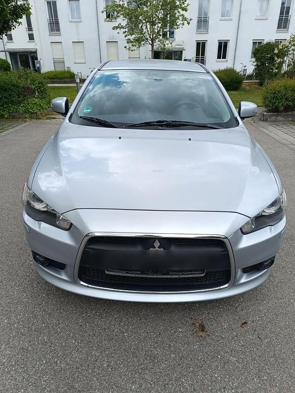 Silber Gebraucht 2014 Mitsubishi Lancer Edition Limousine | 5.900 € (Superpreis) - Bild 1/4