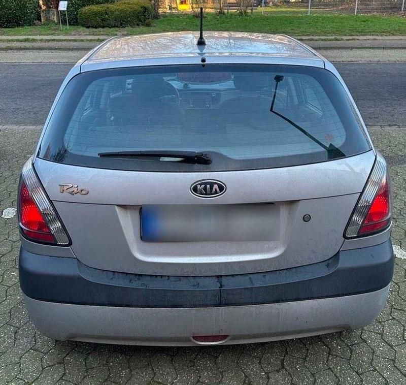 Gebraucht Kia Rio Vision 97 PS (71 kW) 2009 Grau Limousine
