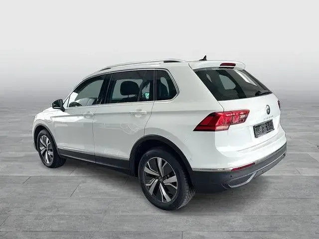 Gebraucht VW Tiguan Life 245 PS (180 kW) 2023 Weiß SUV