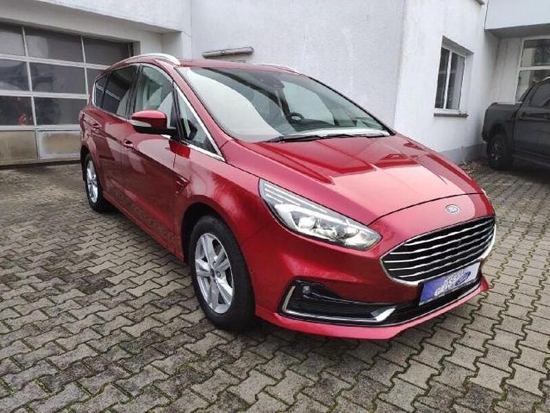 Gebraucht Ford S-MAX Titanium 190 PS (139 kW) 2022 Rot Van / Kleinbus