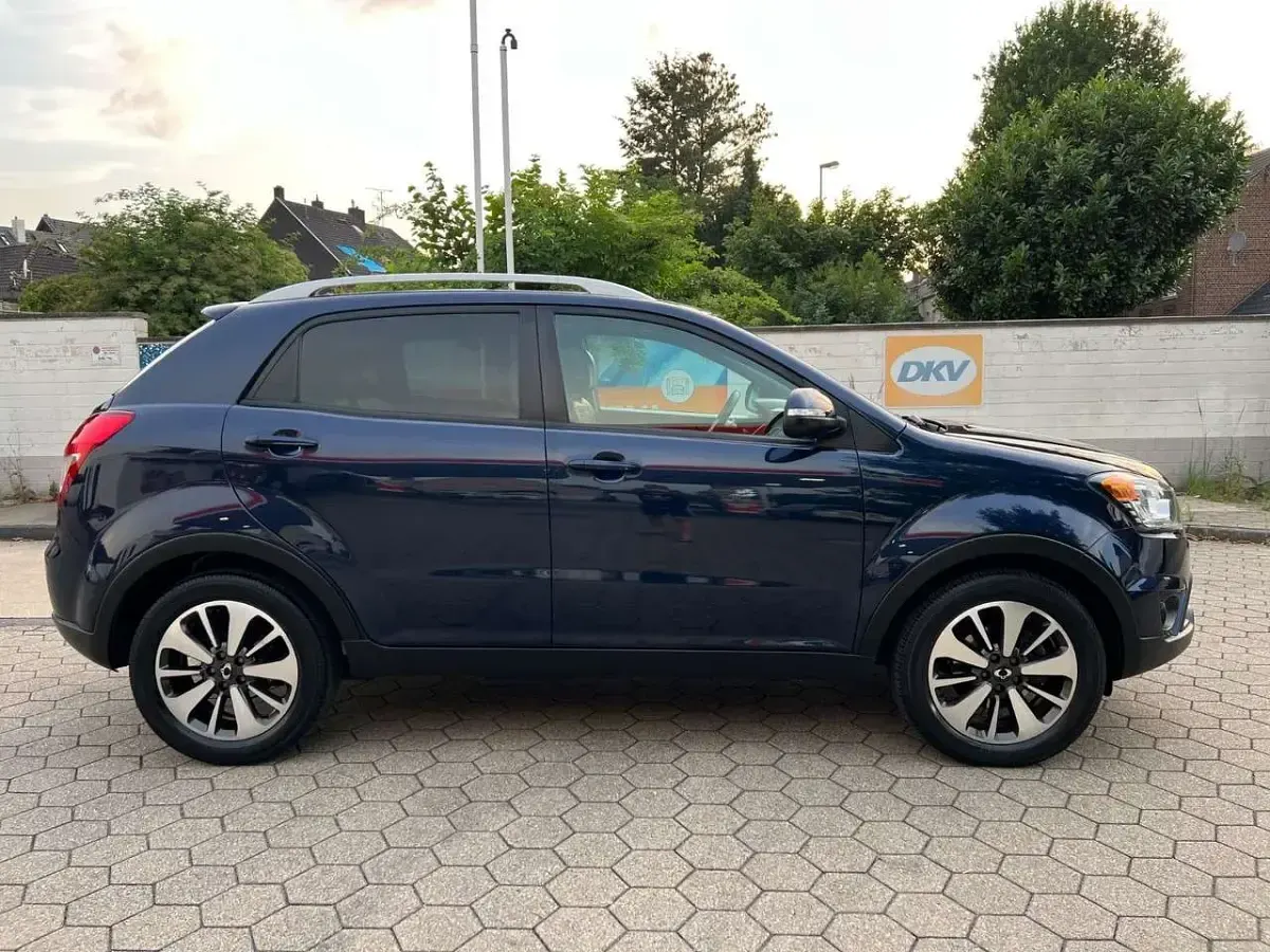 Gebraucht SsangYong Korando Crystal 150 PS (110 kW) 2015 Blau SUV