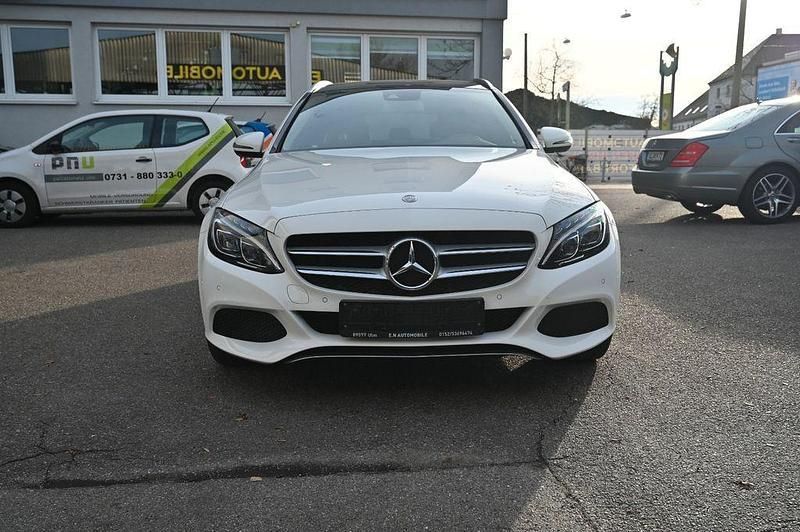Weiß Gebraucht 2016 Mercedes C200 Kombi | 20.500 € (Fairer Preis) - Bild 1/4
