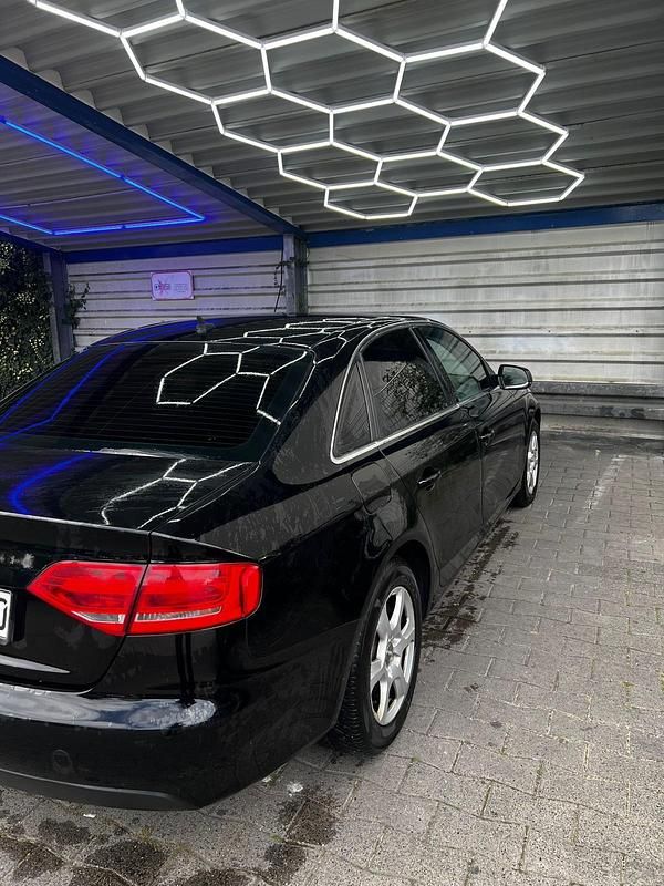 Gebraucht Audi A4 120 PS (88 kW) 2009 Schwarz Limousine