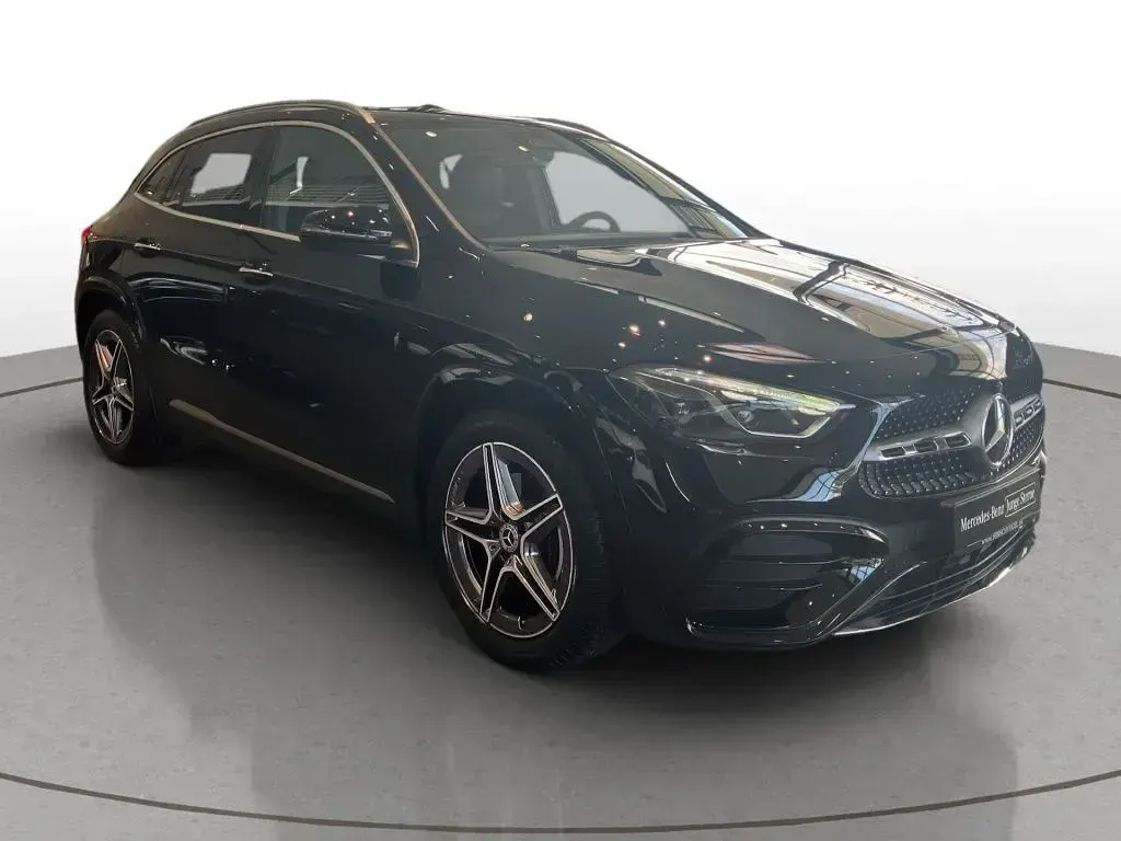 Gebraucht Mercedes GLA200 AMG line 163 PS (119 kW) 2025 Unilack nachtschwarz SUV