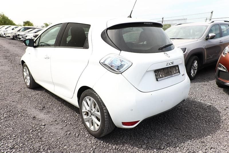 Gebraucht Renault Zoe LIMITED 80 kW (109 PS) 2018 Arktisweiß Kleinwagen