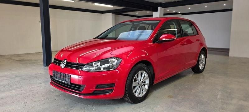Gebraucht VW Golf VII 86 PS (63 kW) 2017 Rot Limousine
