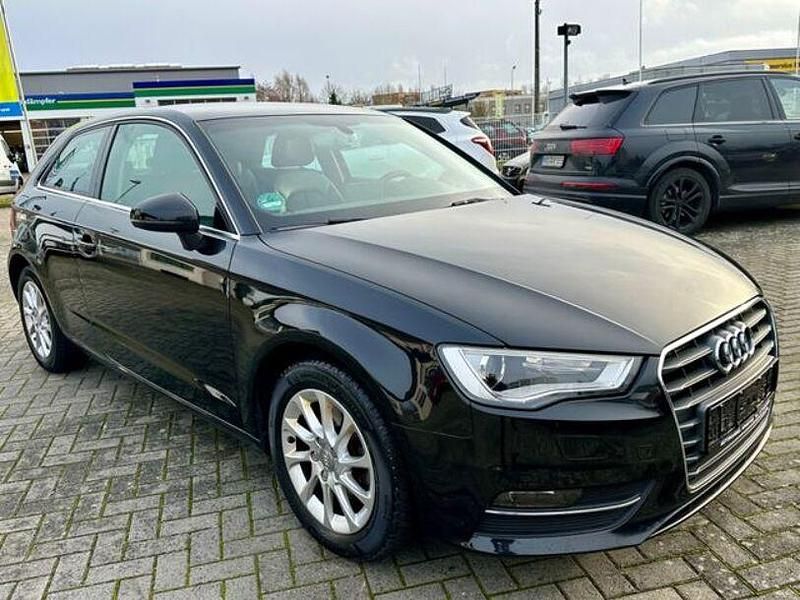 Gebraucht Audi A3 Ambiente 122 PS (89 kW) 2013 Schwarz Limousine