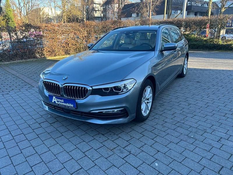 Gebraucht BMW 530 Performance 265 PS (194 kW) 2017 Blau Kombi