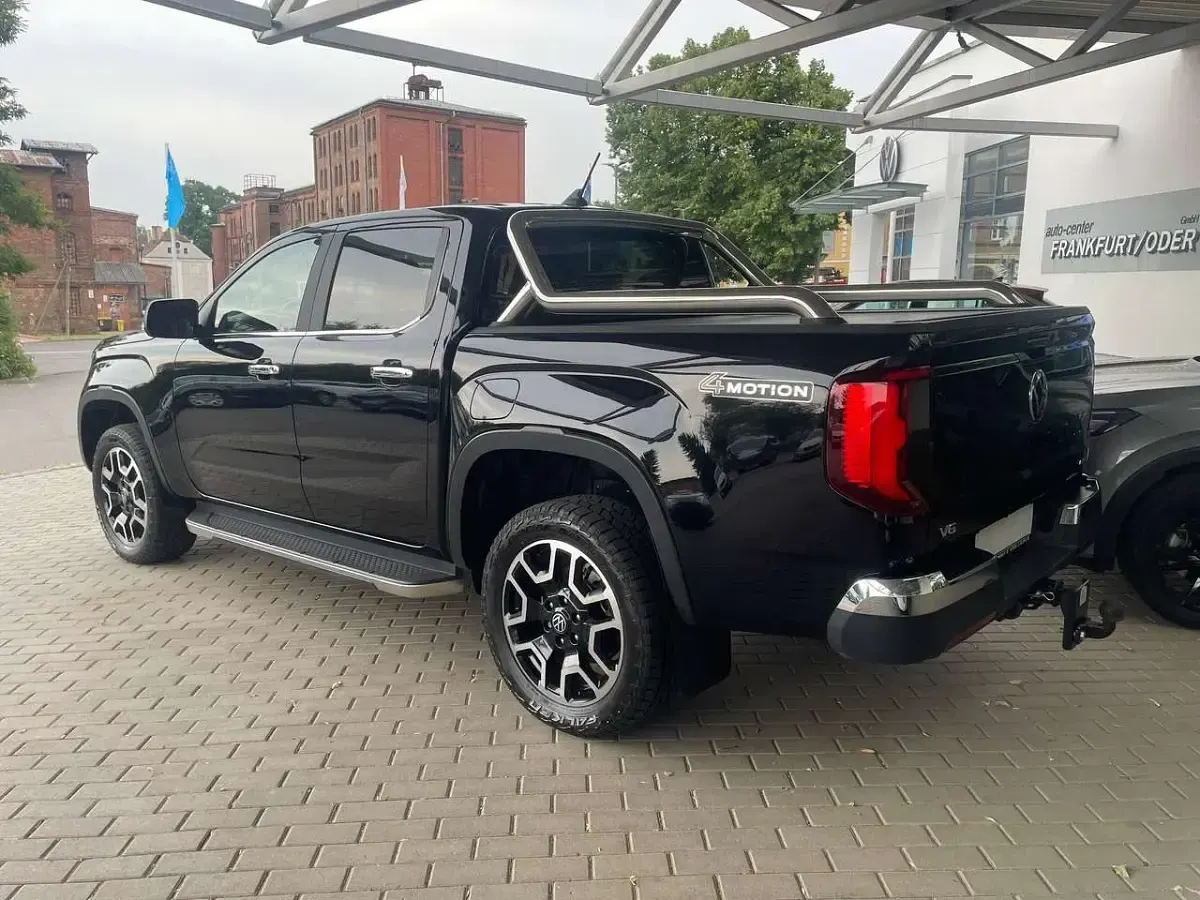 Gebraucht VW Amarok Style 241 PS (177 kW) 2023 Midnight black metallic Pickup