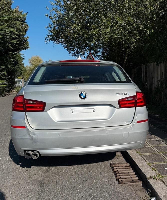 Gebraucht BMW 528 245 PS (180 kW) 2012 Silber Kombi
