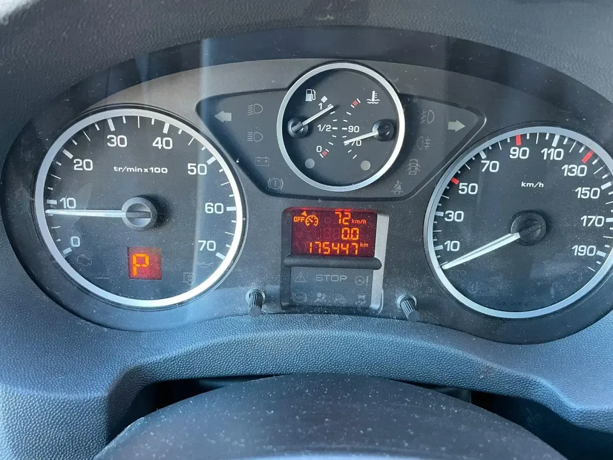 Gebraucht Citroën Jumpy 163 PS (119 kW) 2014 Silber Van / Kleinbus