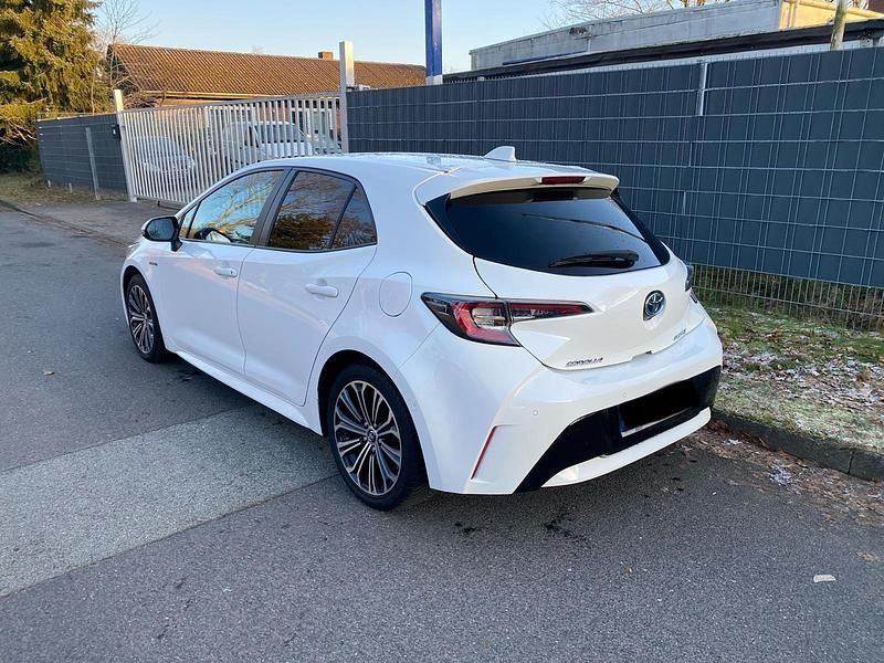 Gebraucht Toyota Corolla Hybrid 98 PS (72 kW) 2019 Weiß Kleinwagen