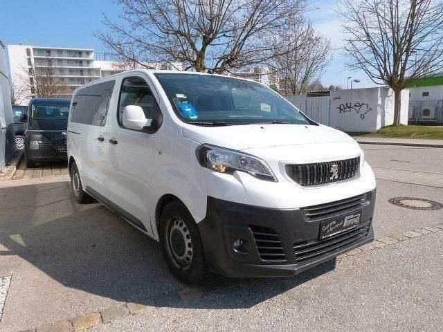 Gebraucht Peugeot Expert 150 PS (110 kW) 2018 Weiß Van