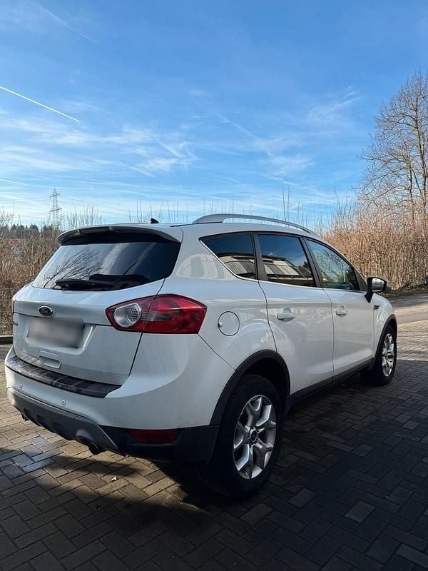 Gebraucht Ford Kuga 136 PS (100 kW) 2012 Weiß SUV