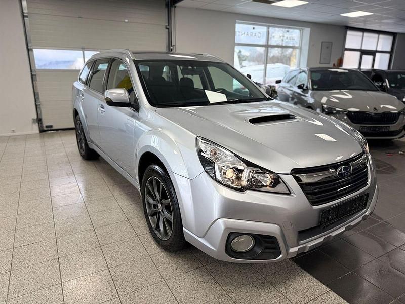Grau Gebraucht 2014 Subaru Outback Limousine | 12.500 € (Teuer) - Bild 1/4