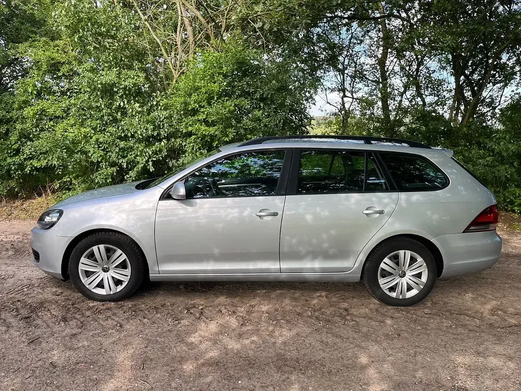 Gebraucht VW Golf VII Trendline 105 PS (77 kW) 2013 Silber Kombi