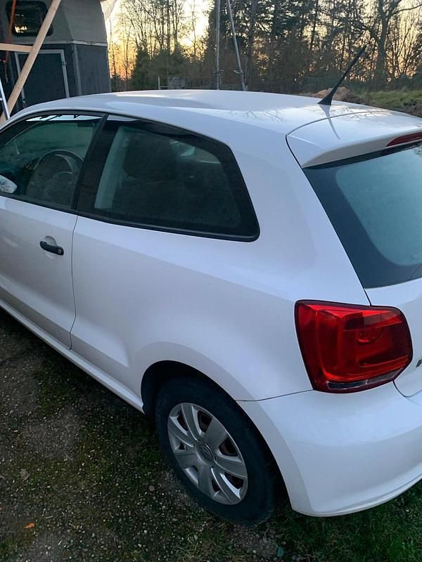 Gebraucht VW Polo 69 PS (50 kW) 2012 Weiß Kleinwagen