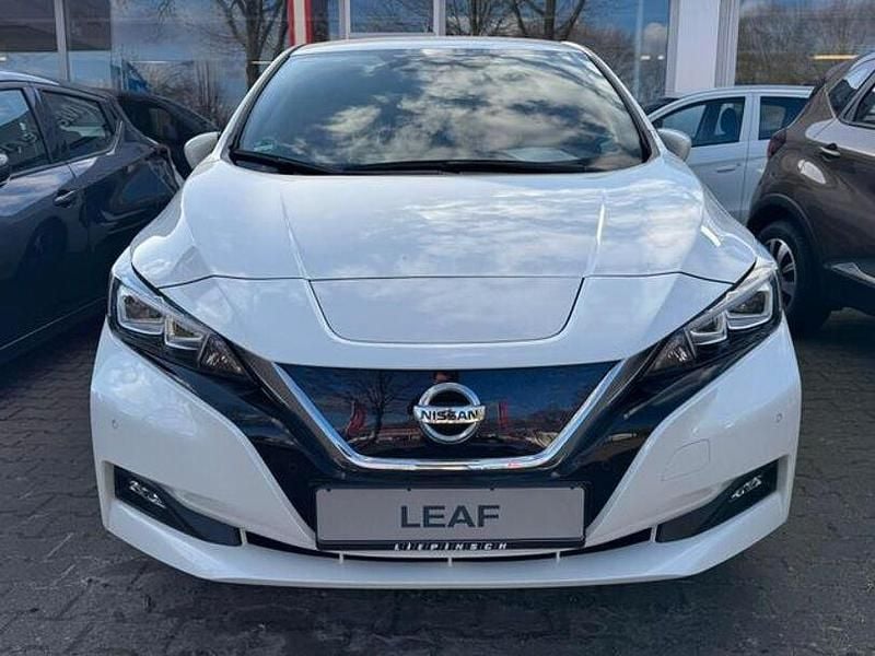 Gebraucht Nissan Leaf Tekna 160 kW (218 PS) 2022 Weiß Kleinwagen