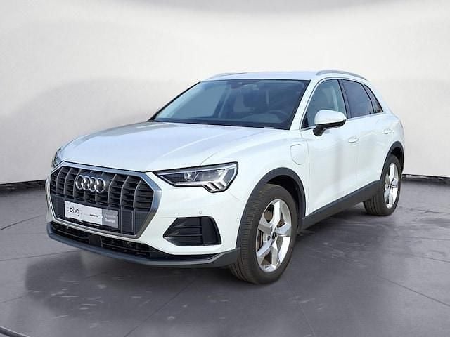 Gebraucht Audi Q3 Ambiente 245 PS (180 kW) 2023 Gletscherweiß metallic SUV