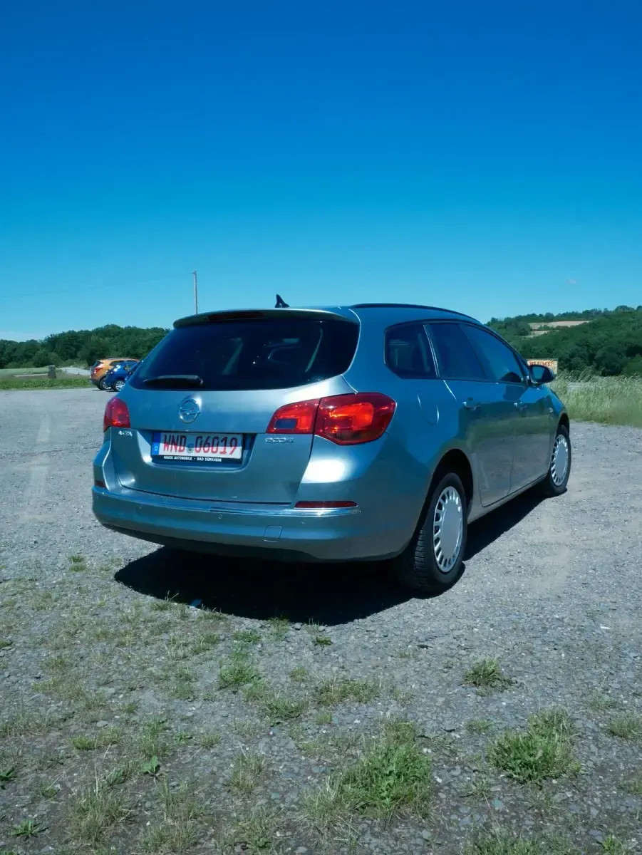Gebraucht Opel Astra 110 PS (80 kW) 2015 Silber Kombi