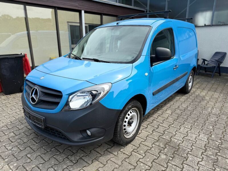 Blau Gebraucht 2018 Mercedes Citan 109 Van / Kleinbus | 9.282 € (Superpreis) - Bild 1/4