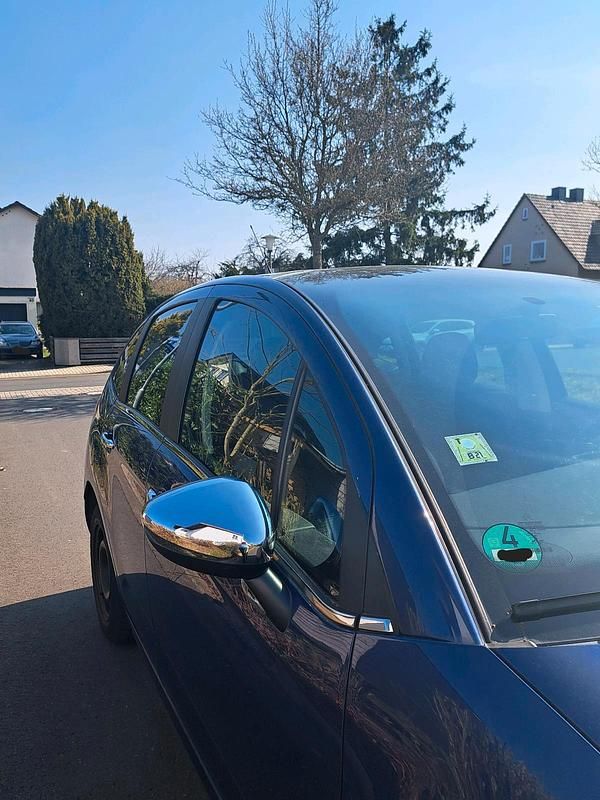 Gebraucht Citroën C3 SELECTION 68 PS (50 kW) 2014 Blau Limousine