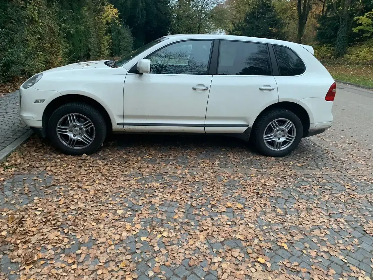 Używany Porsche Cayenne 290 KM (213 kW) 2008 Biały SUV