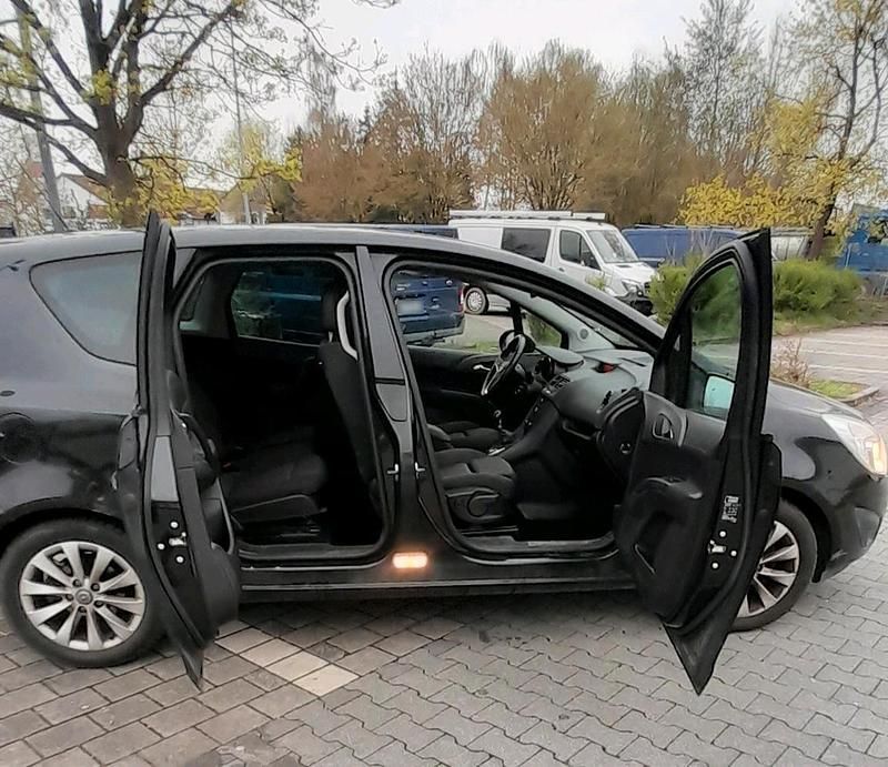 Gebraucht Opel Meriva Active 100 PS (73 kW) 2013 Schwarz Van / Kleinbus