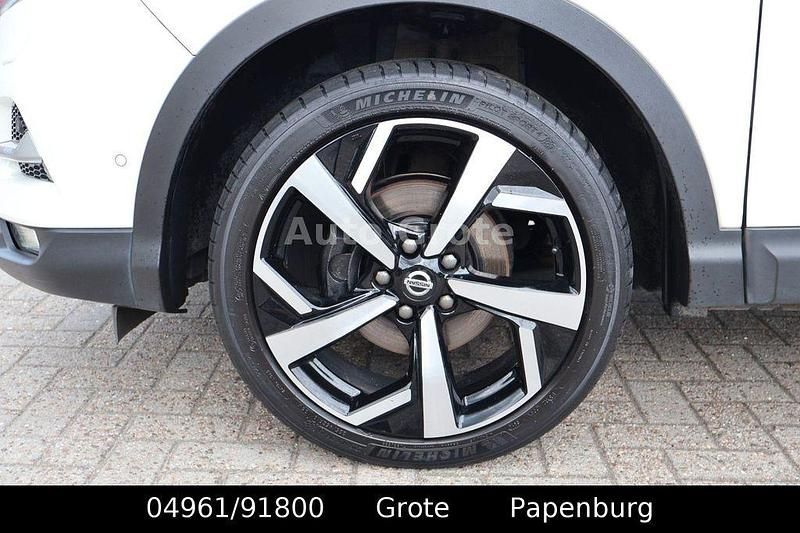 Gebraucht Nissan Qashqai Tekna 163 PS (119 kW) 2018 Weiß SUV