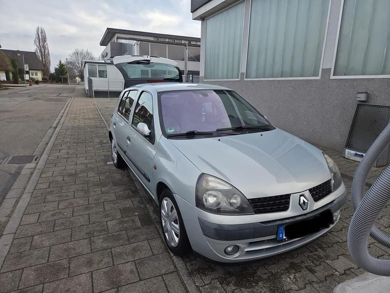 Gebraucht Renault Clio II 107 PS (78 kW) 2002 Silber Kleinwagen