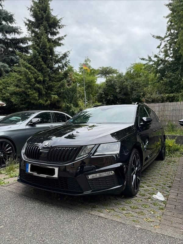 Gebraucht Skoda Octavia vRS 184 PS (135 kW) 2019 Schwarz Kombi