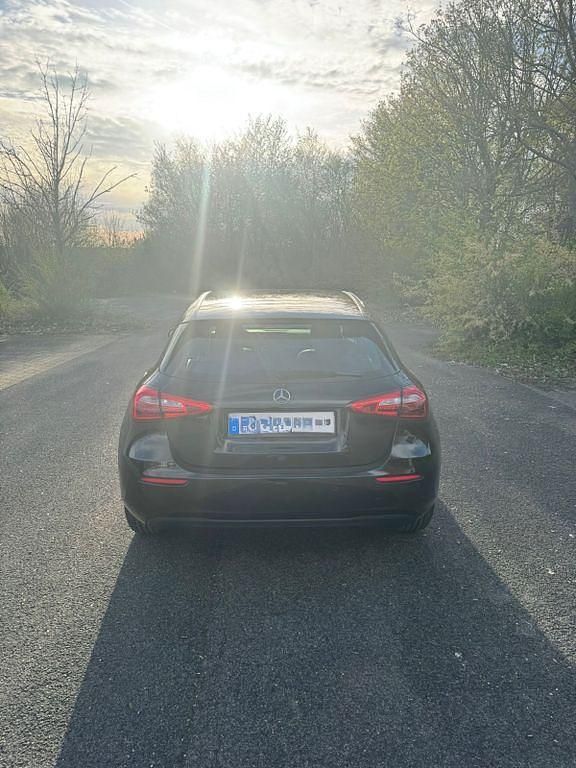 Gebraucht Mercedes A200 150 PS (110 kW) 2021 Schwarz Limousine