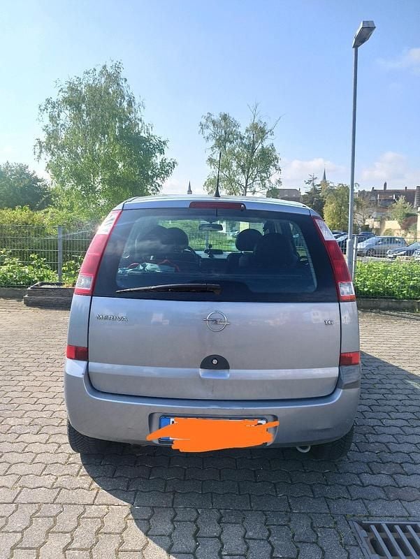 Grau Gebraucht 2003 Opel Meriva Van / Kleinbus | 1.650 € (Fairer Preis) - Bild 1/4