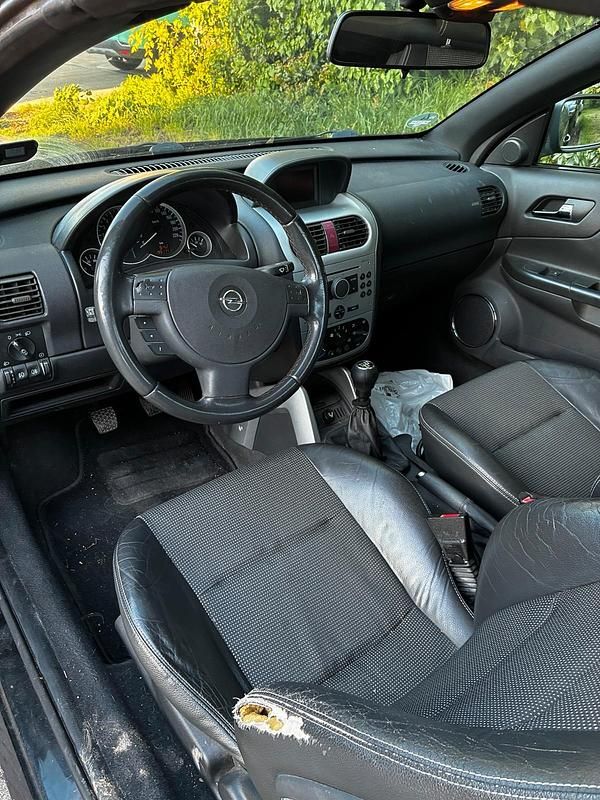 Second-hand Opel Tigra 2009 Negru Cabrio