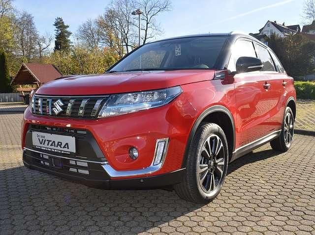 Gebraucht Suzuki Vitara Comfort+ 102 PS (75 kW) 2022 Bright red / black SUV