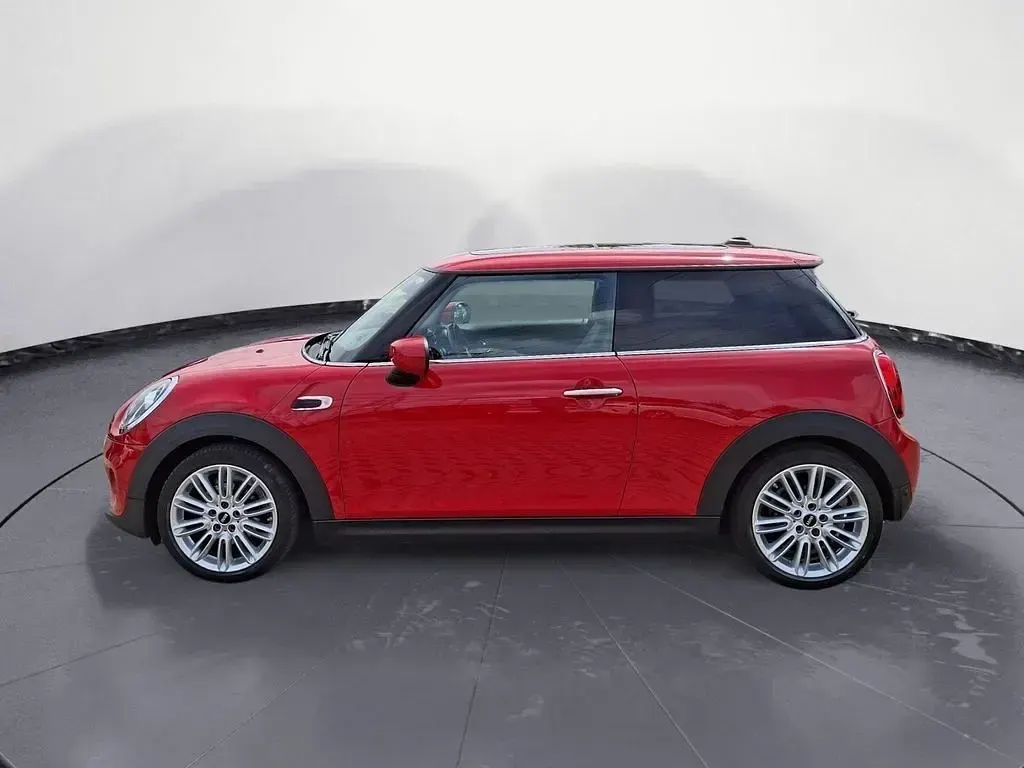 Gebraucht Mini Cooper 136 PS (100 kW) 2019 Rot Kleinwagen