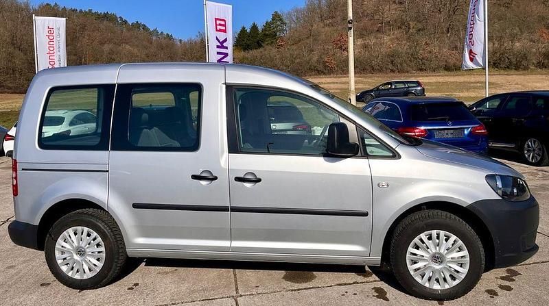 Gebraucht VW Caddy Startline 109 PS (80 kW) 2015 Silber Van / Kleinbus
