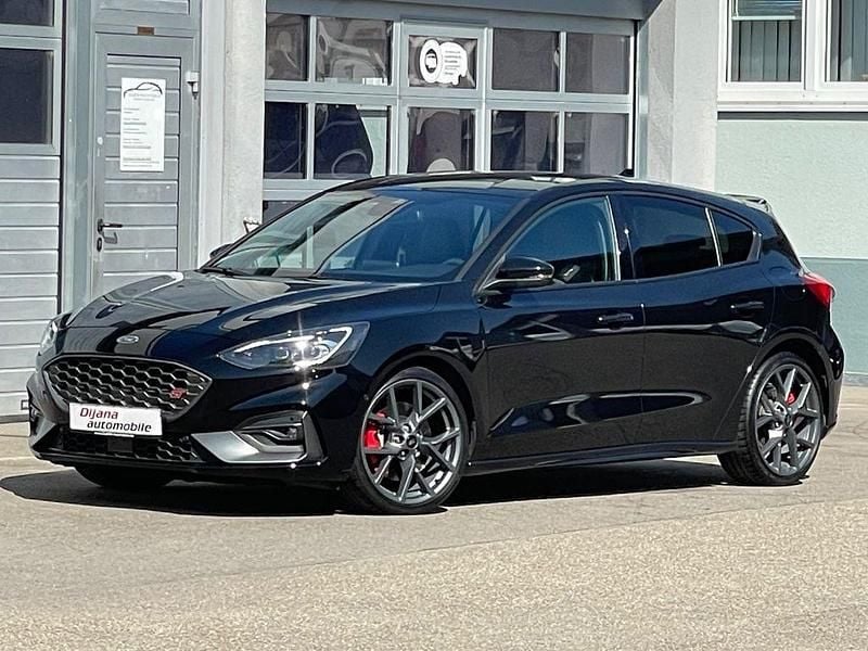 Schwarz Gebraucht 2022 Ford Focus ST Limousine | 25.997 € (Superpreis) - Bild 1/4