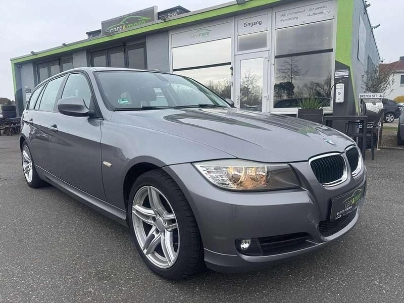 Gebraucht BMW 318 143 PS (105 kW) 2010 Spacegrau Kombi