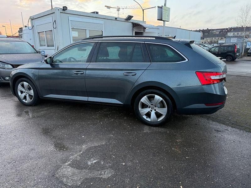 Gebraucht Skoda Superb Ambition 190 PS (139 kW) 2019 Grau Kombi