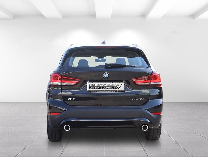 Gebraucht BMW X1 Advantage 150 PS (110 kW) 2021 Black sapphire metallic (schwarz) SUV