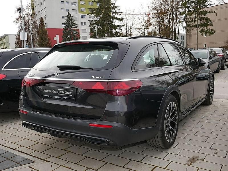 Gebraucht Mercedes E450 Avantgarde 367 PS (269 kW) 2023 Graphitgrau Kombi