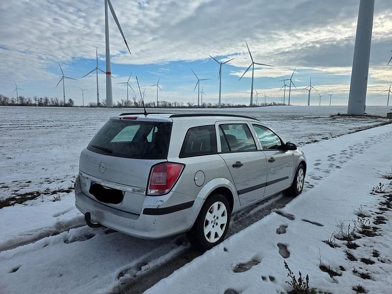 Gebraucht Opel Astra 101 PS (74 kW) 2007 Silber Kombi